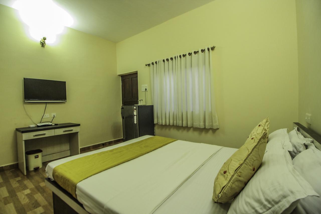 Colors Beach House * Anjuna